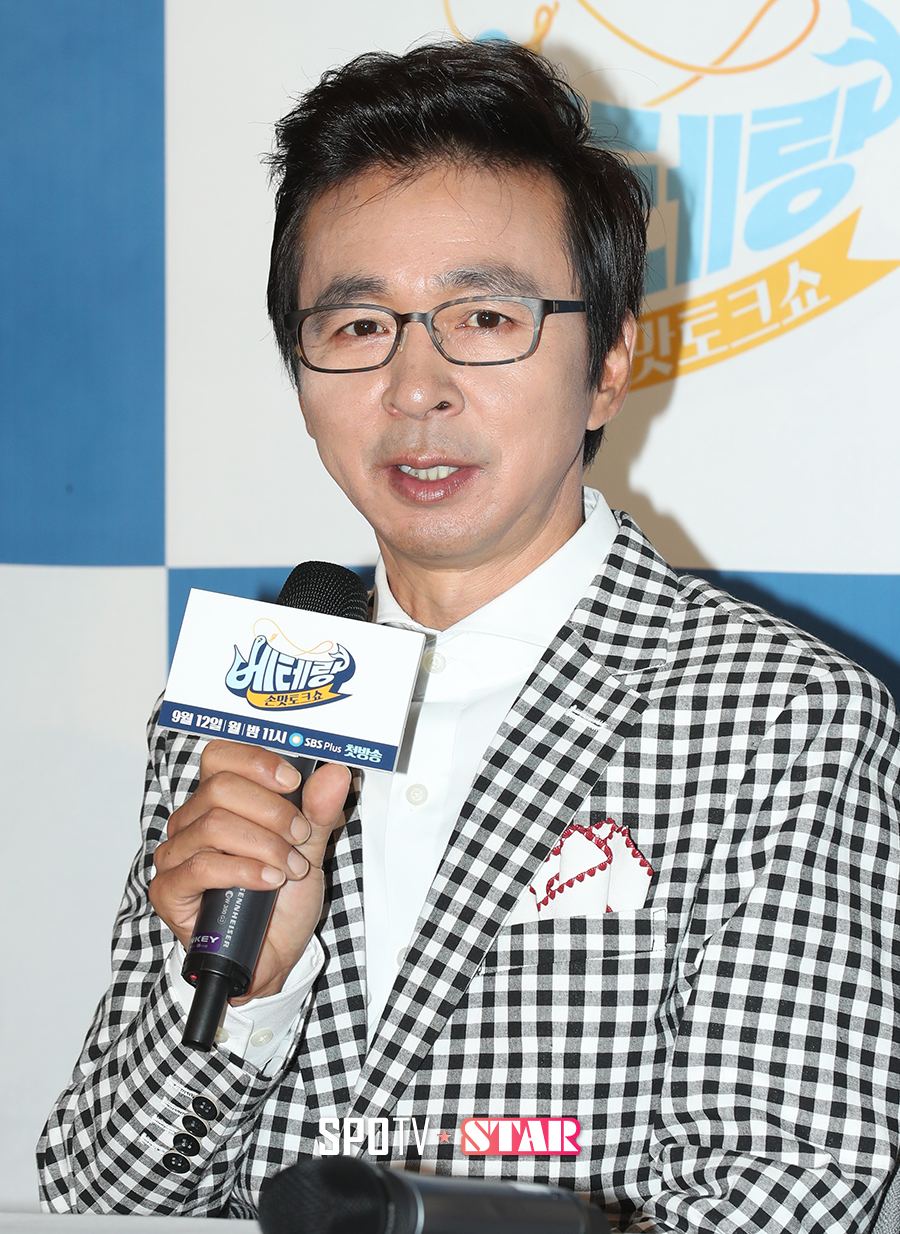 [포토S] 김국진, 인터뷰 하는 '사랑꾼'
