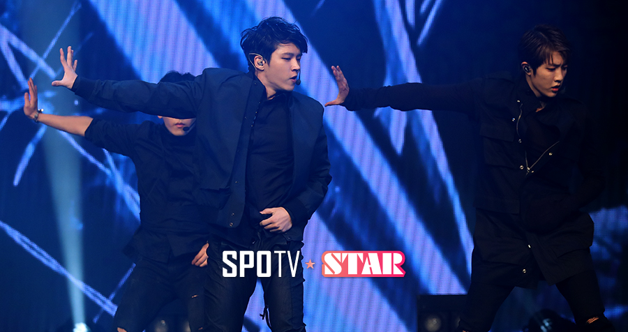 [포토S] 인피니트, 화려한 칼군무