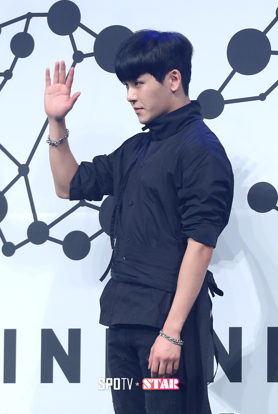 [포토S] 호야, '인사는 카리스마 있게'