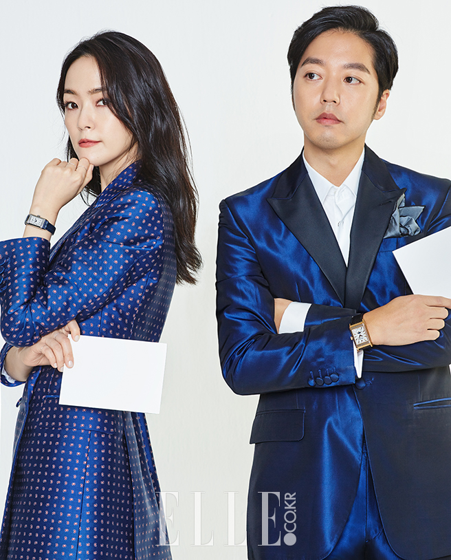 김윤아-김형규, 결혼 10주년 화보 '블루 슈트의 비주얼 커플'