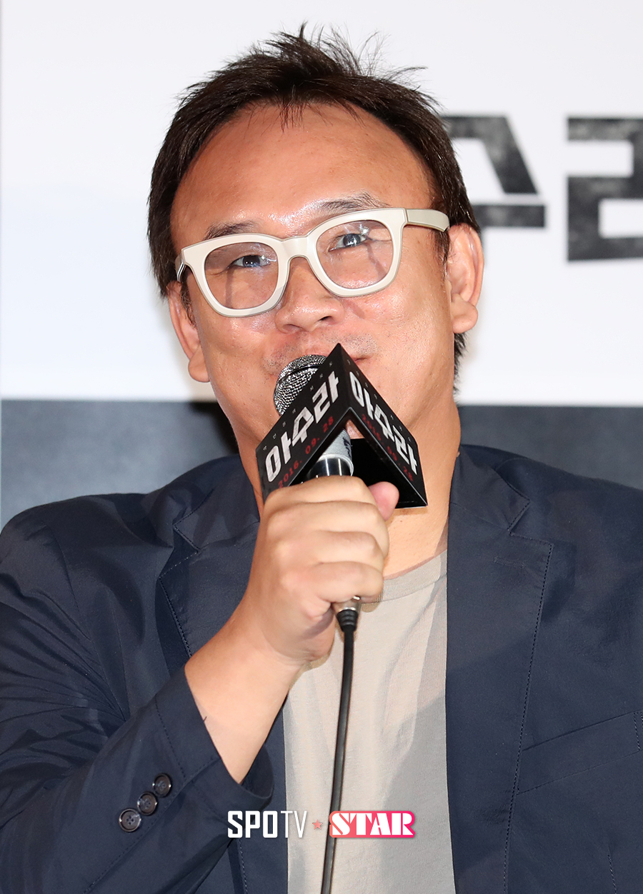 [포토S] 인사하는 김성수 감독