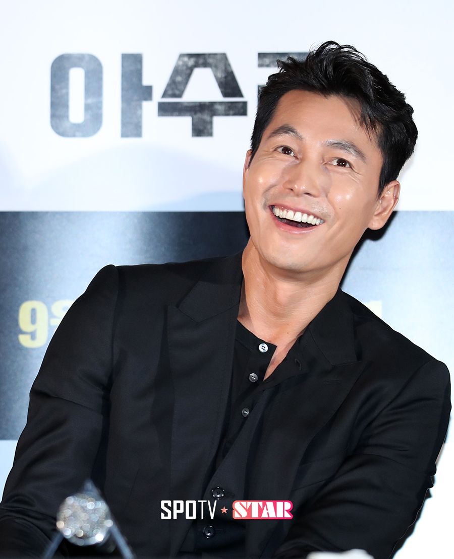 [포토S]'아수라' 정우성, 미소만으로 여심 사르르
