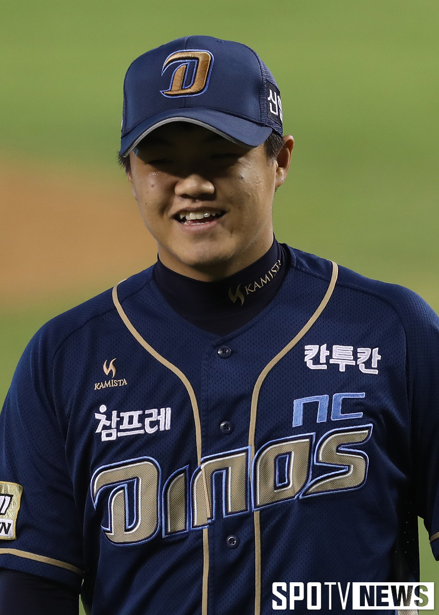 [포토S] 미소 짓는 NC 선발 장현식