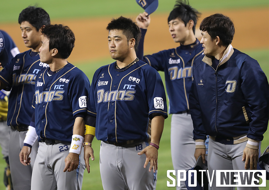 [포토S] 무승부로 두산 축포 간신히 막아낸 NC