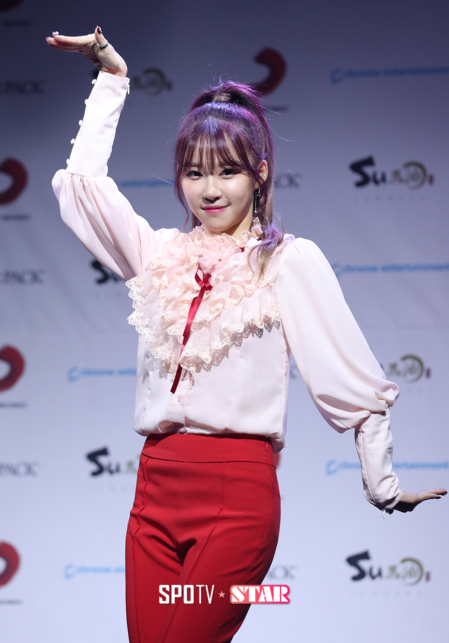 [포토S] 크레용팝 엘린, 새로운 안무 '두둠칫'