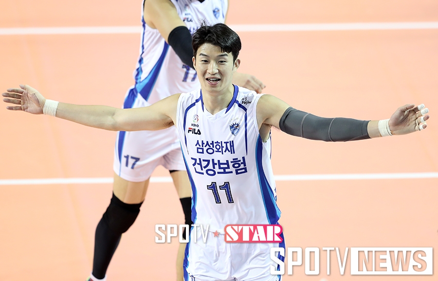 [포토S] 김명진, 두 팔 벌려 환호