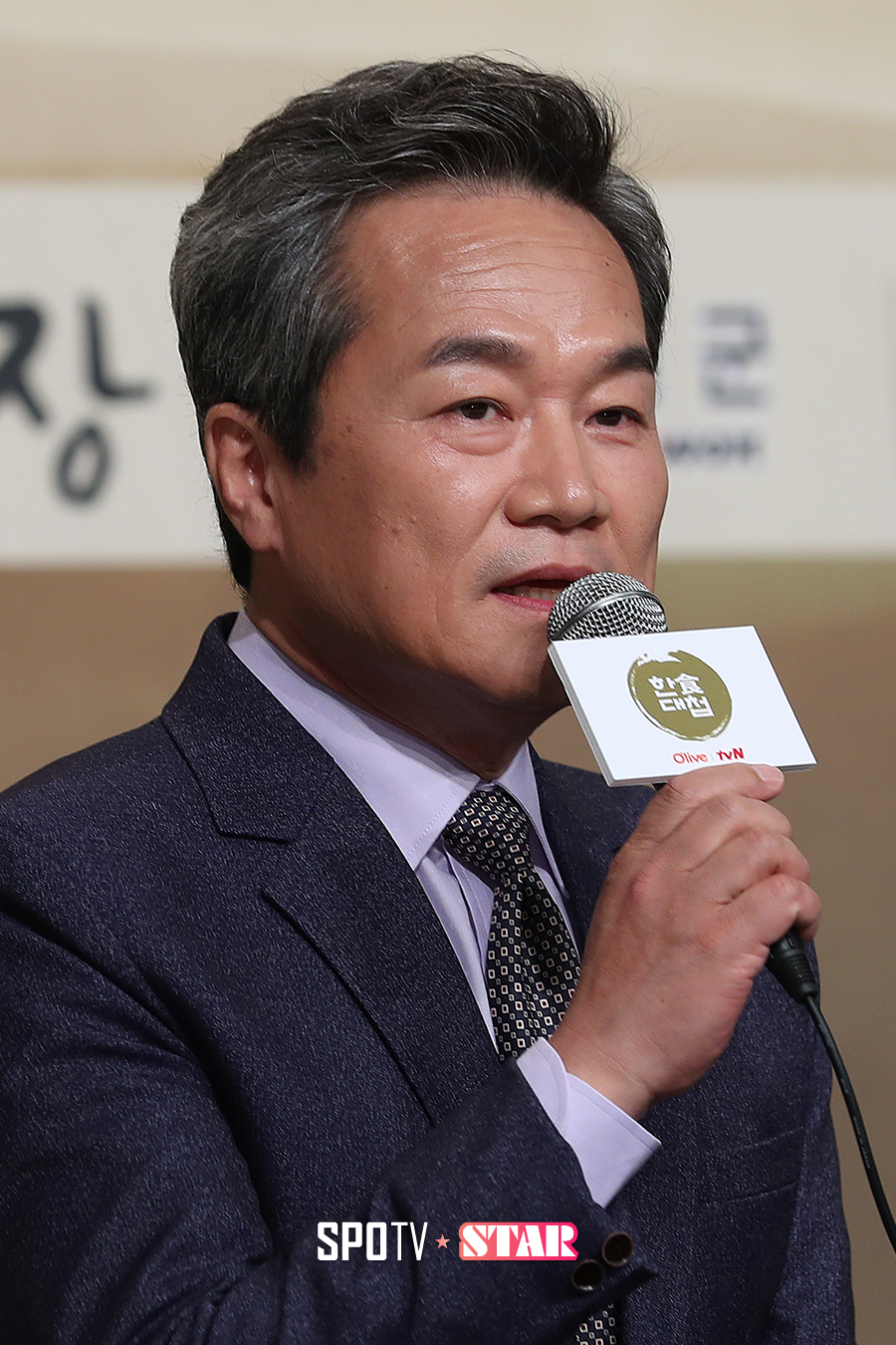 [포토S] 질문에 답하는 칼럼니스트 유지상