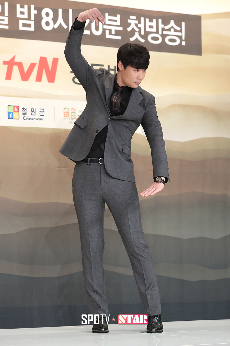 [포토S] 최현석, 전매특허 소금 뿌리기 포즈!