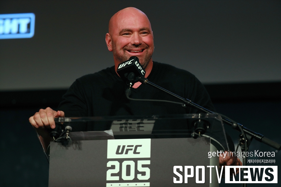 [스토리S] 맥그리거 "알바레즈, 1R에 끝낸다"…뜨거웠던 UFC 205 기자회견 현장