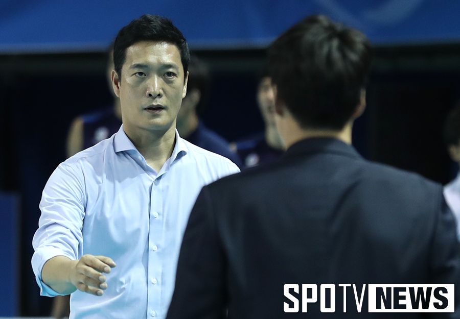 [포토S] 김상우 감독, '시즌때 만나시죠'