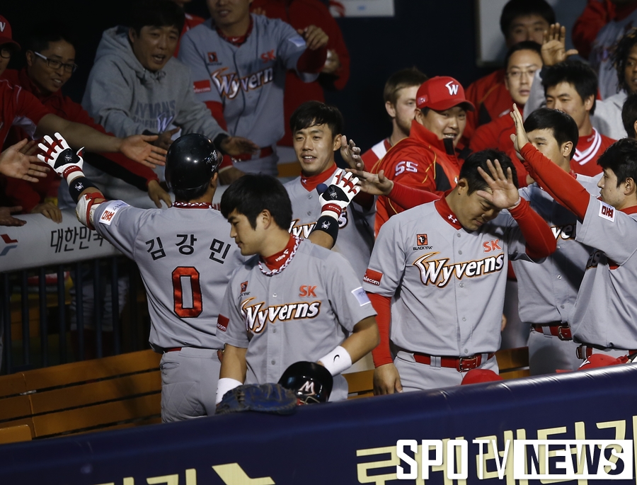 [1일 KBO 리그] '5위 희망' SK 3연승, NC는 롯데전 13연승