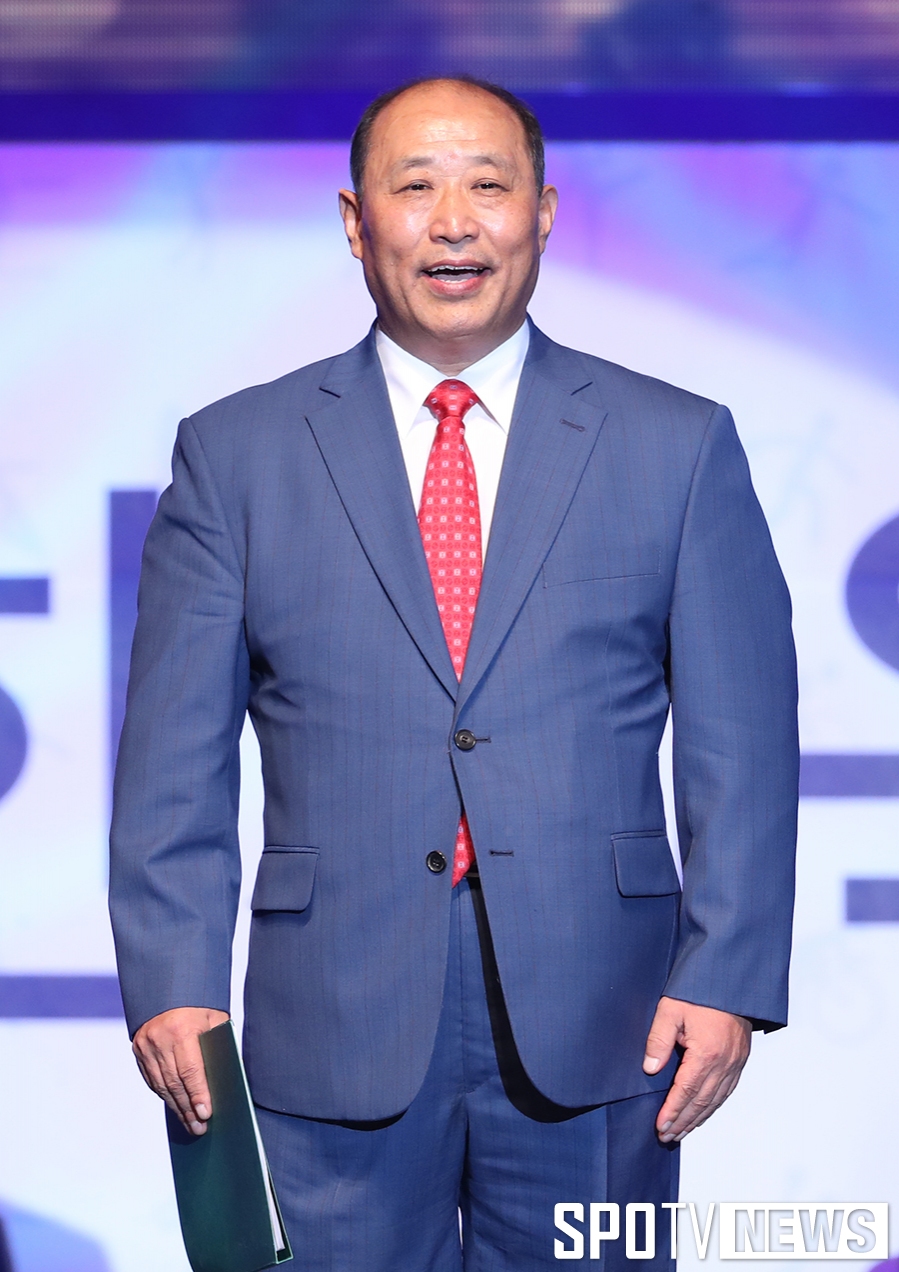 [포토S] 인사하는 전병관 후보