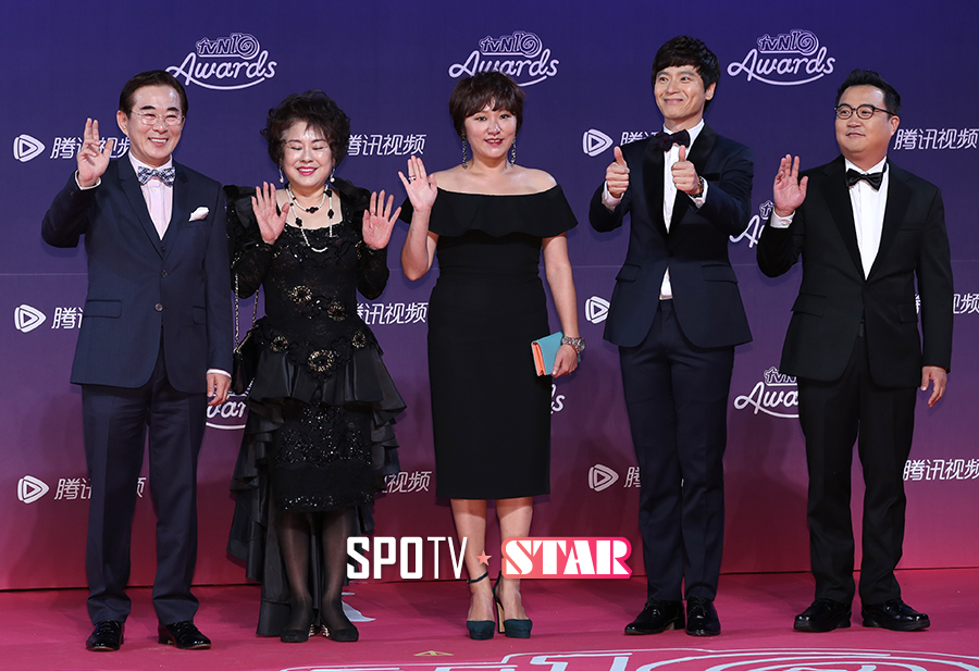 [포토S] tvN10 어워즈 참석한 '막돼먹은 영애씨'팀