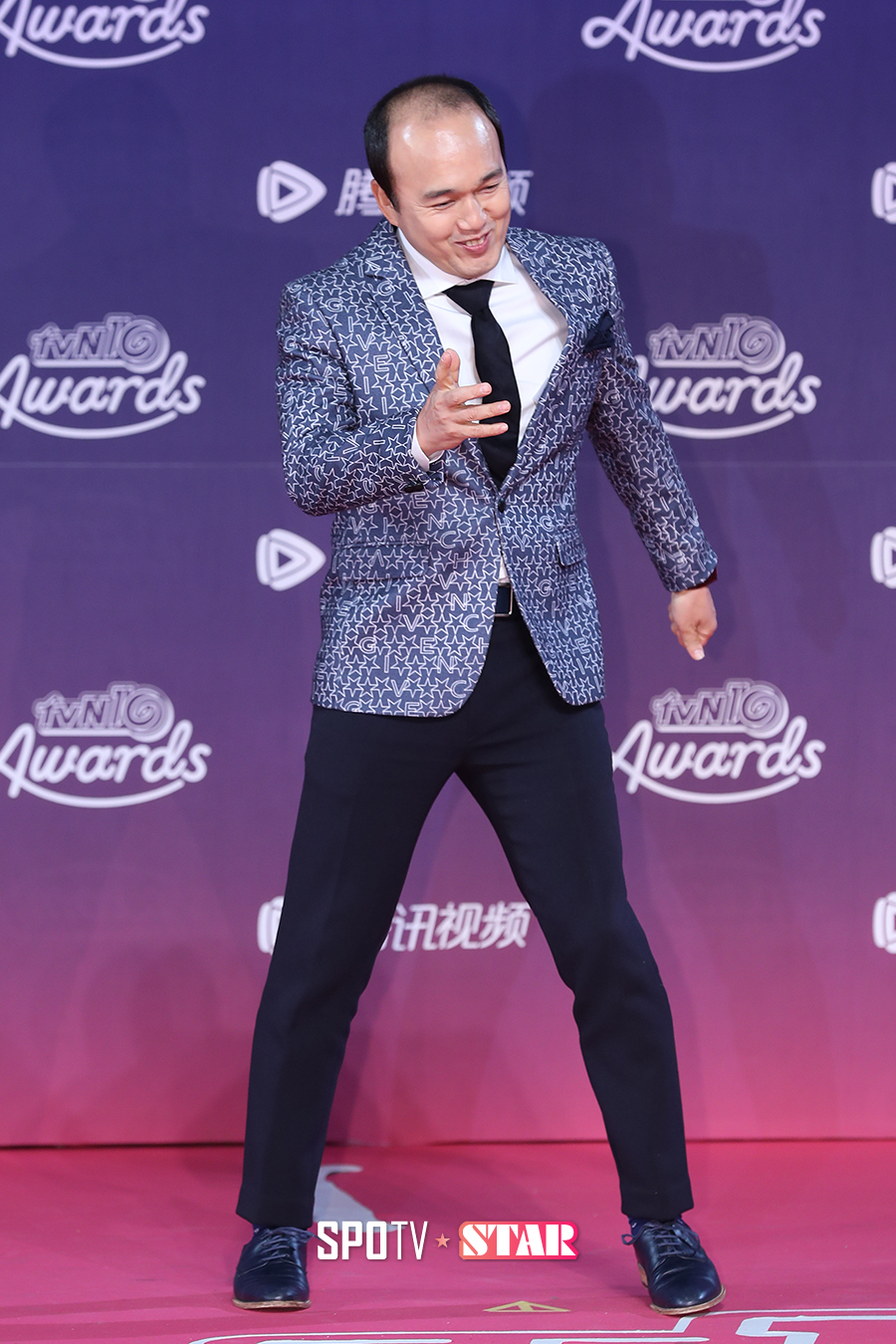 [포토S] 김광규, '흥에 겨워~'