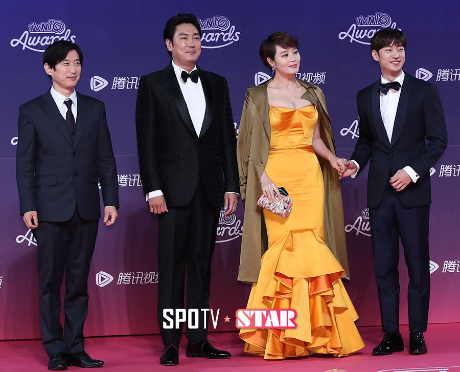 [포토S] 김원해-조진웅-김혜수-이제훈, tvN10 어워즈 마지막 장식!