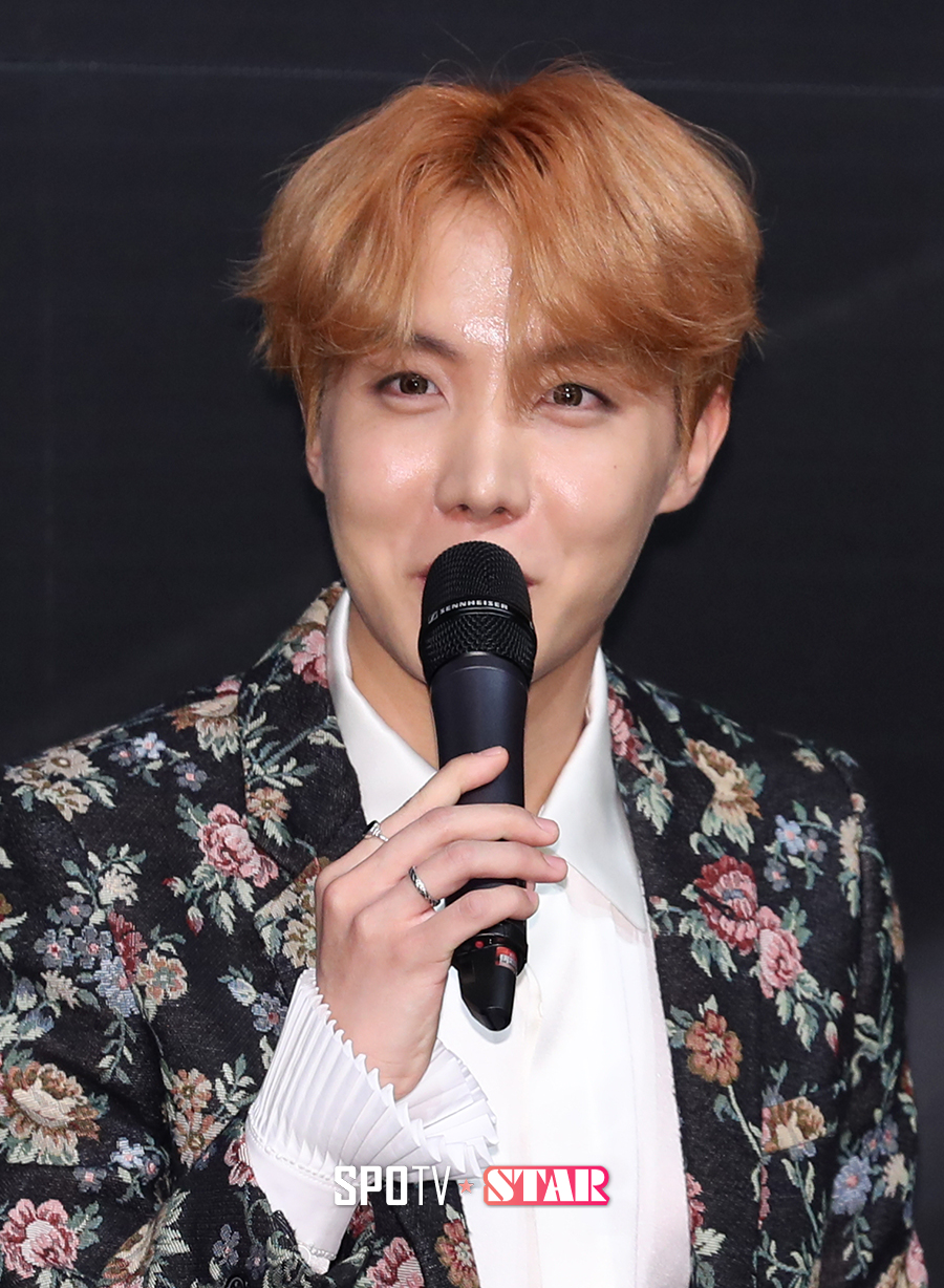 [포토S] 방탄소년단 제이홉, '화려한 안무 기대하세요'