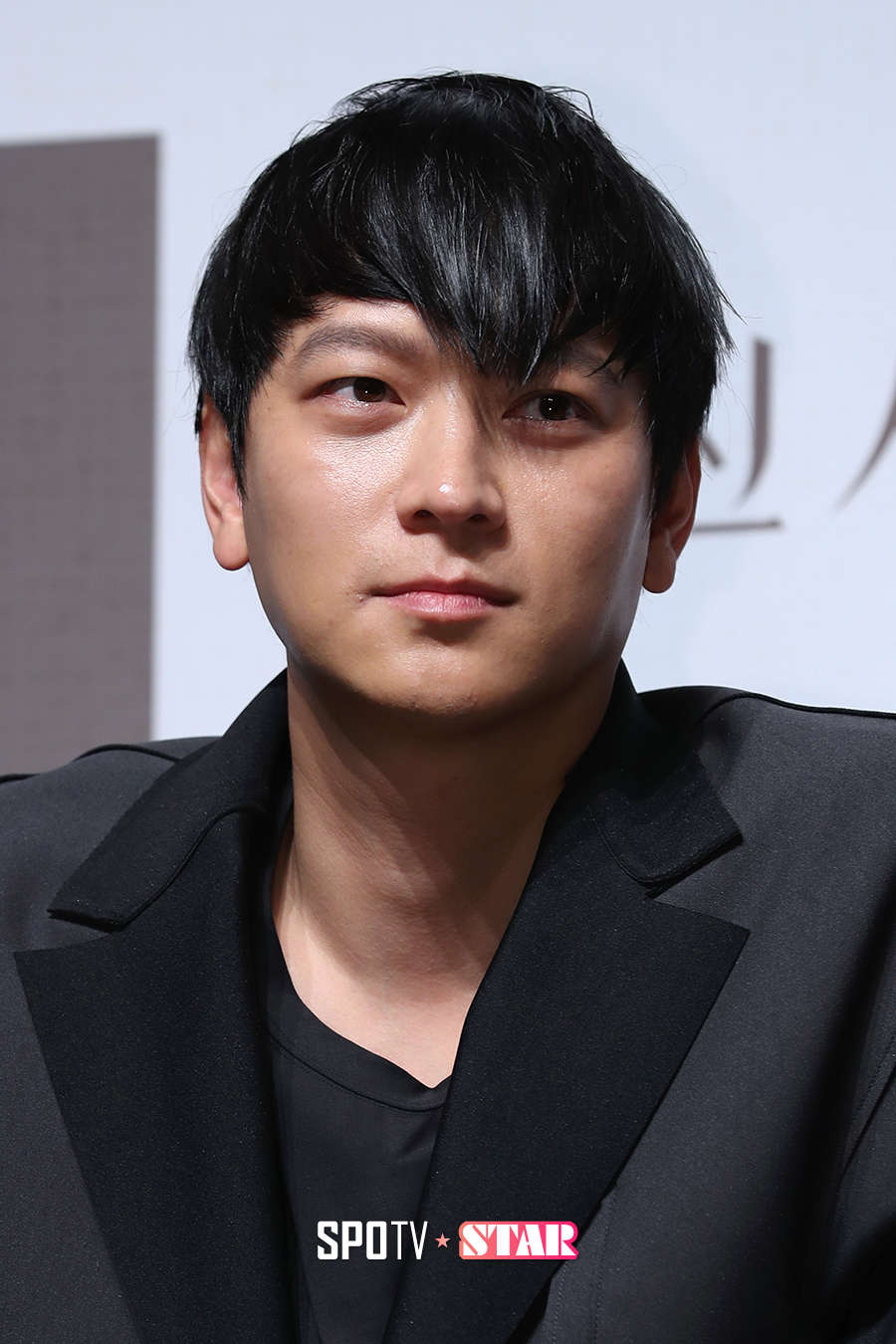 [스토리S] 강동원, '아톰머리'도 해내는 극강의 비주얼