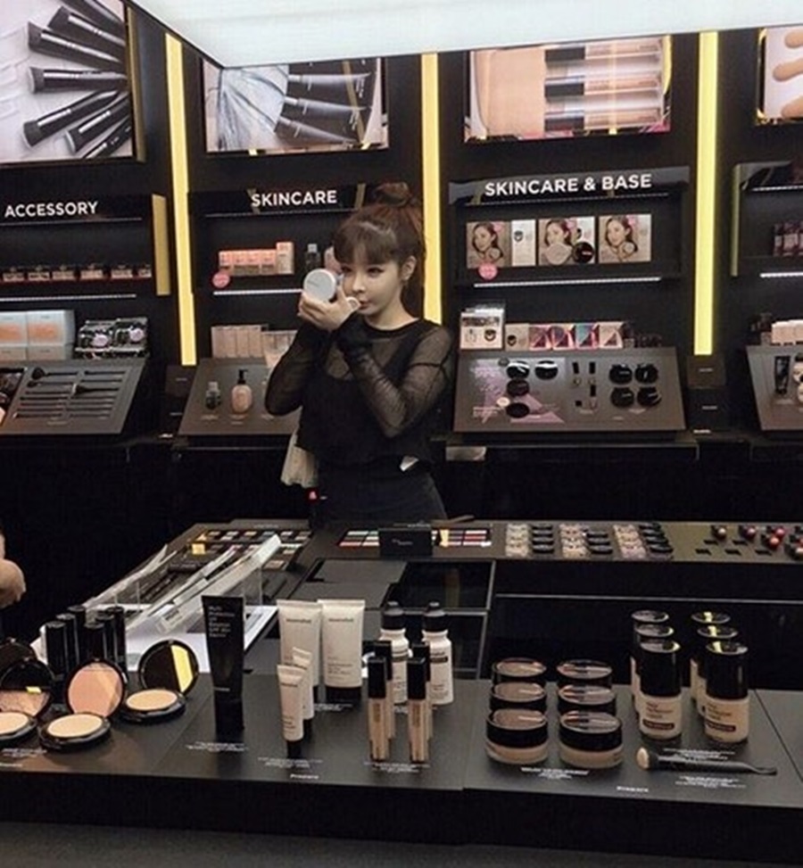 2NE1 박봄, SNS 계정 신설하며 근황 공개 "팬들 보고 싶어요"