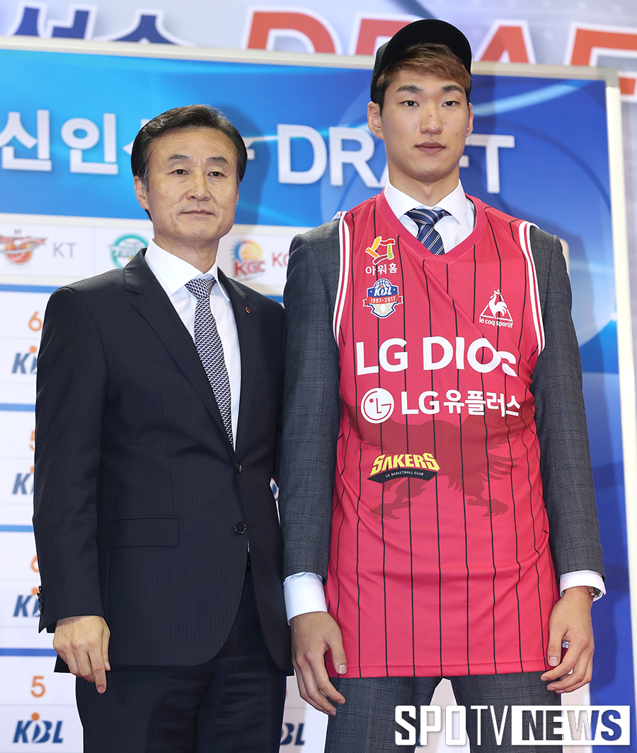 [포토S] 박인태, 1라운드 5순위로 LG행