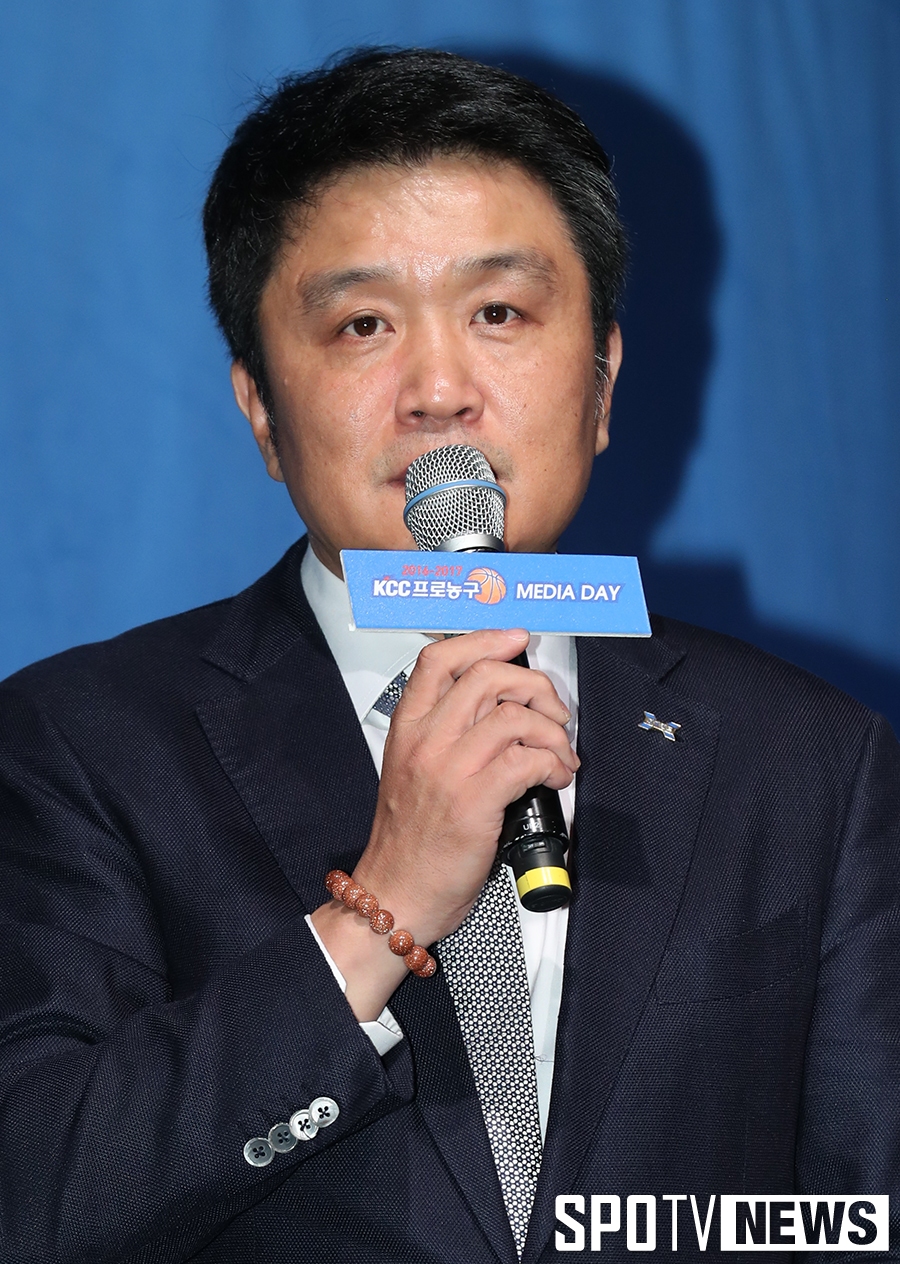 [포토S] 인사말 전하는 유도훈 감독
