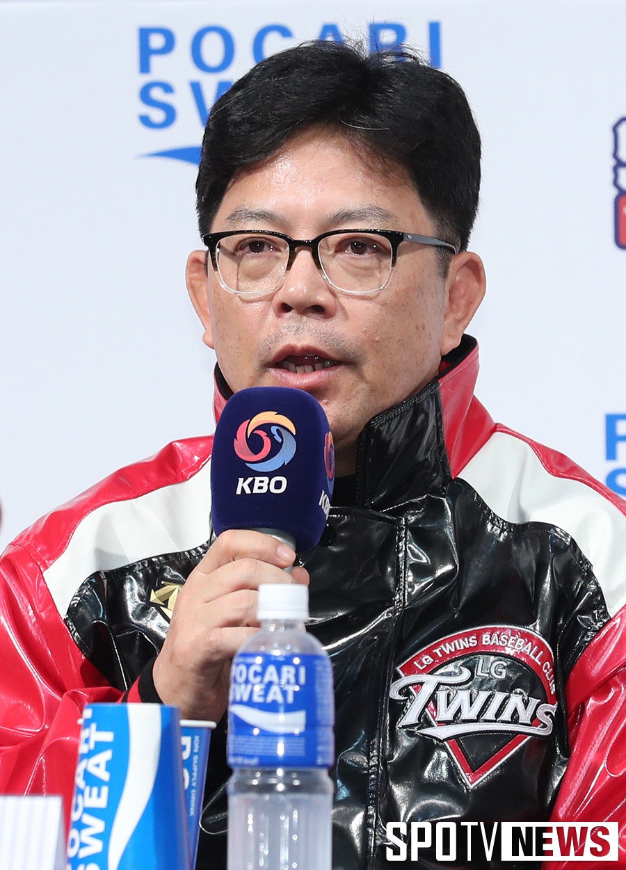 [포토S] 양상문 감독, "선발은 소사, 정상적 로테이션 운영하겠다"