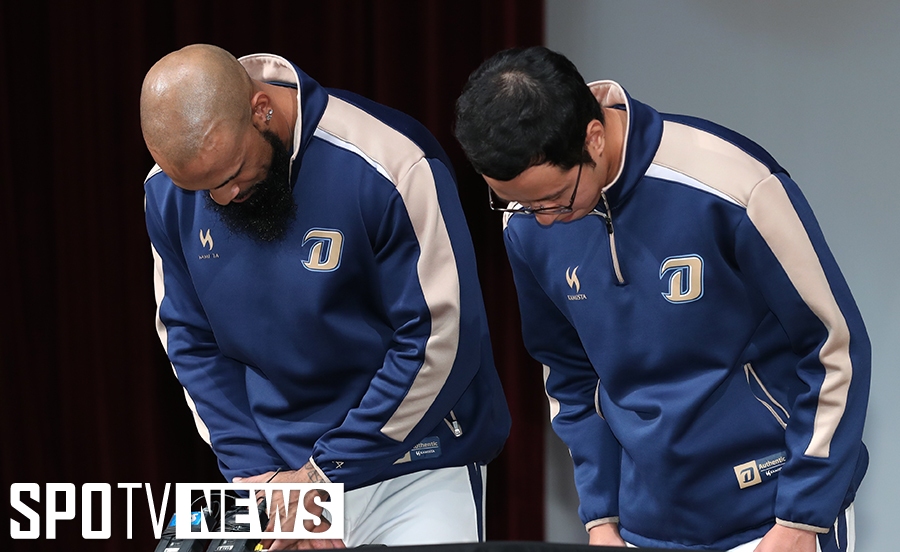[포토S] 사과하는 NC 테임즈