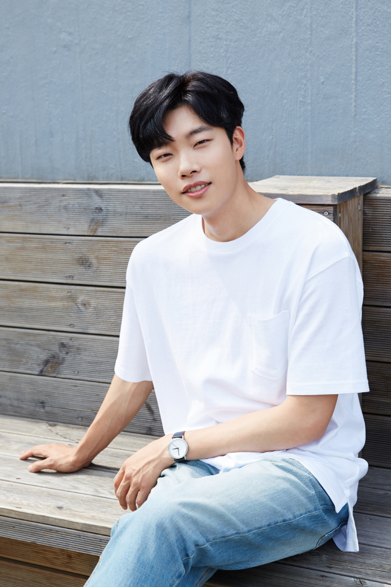 '축구광' 류준열, ‘FIFA U-20 월드컵 코리아 2017 수원 홍보대사’ 30일 위촉식