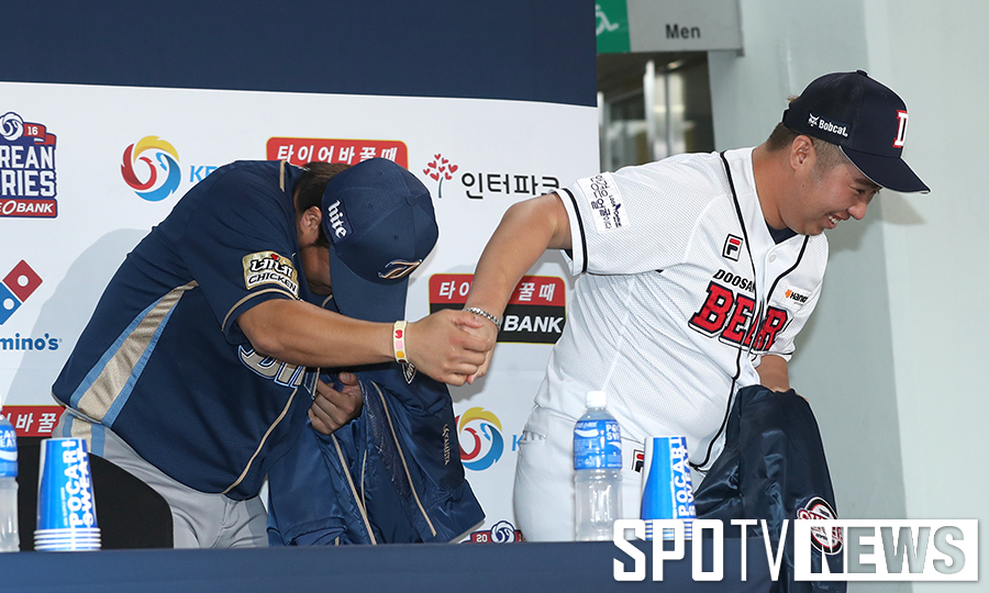 [포토S] 유희관, '석민이 형 따라와요'