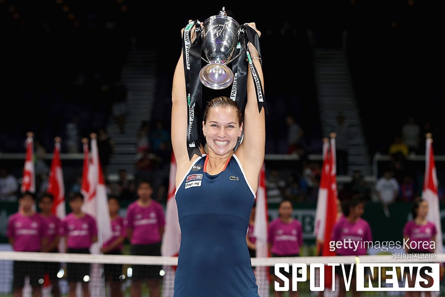 [영상] 올해 'WTA 퀸' 시불코바, "내 생애 가장 행복한 순간"