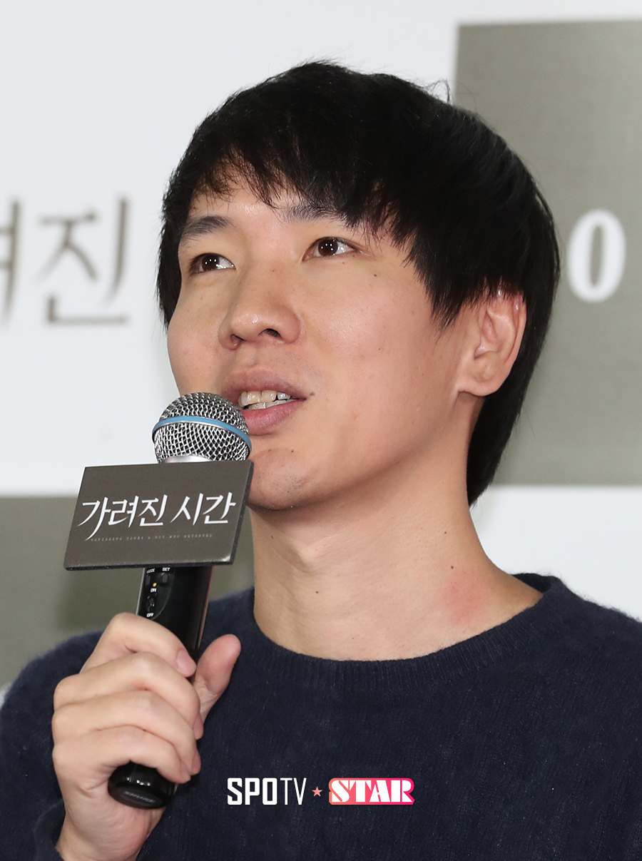 [포토S] 인터뷰 하는 엄태화 감독