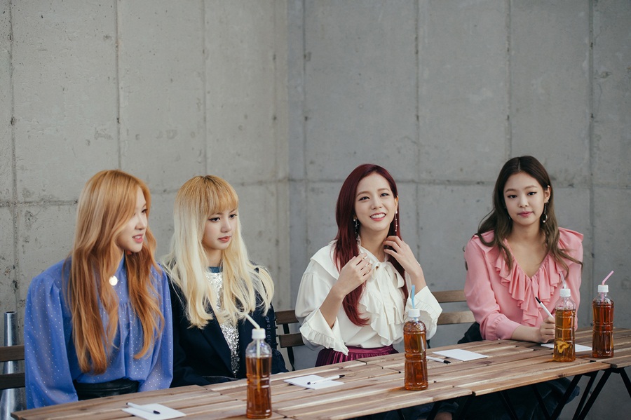 [인터뷰S] 블랙핑크, 화려한 3개월...무대 뒤에선 수줍은 네 소녀
