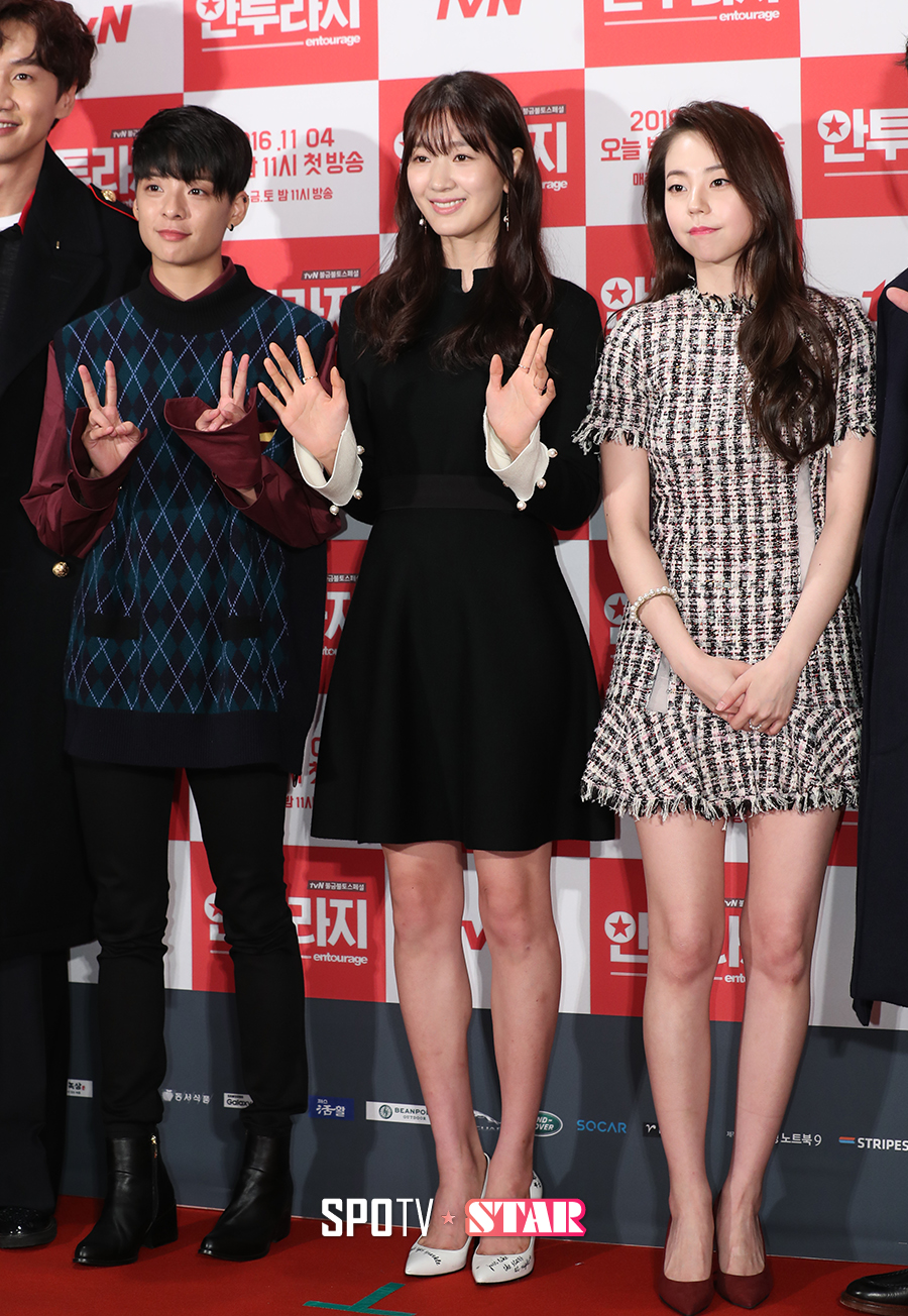 [포토S] '안투라지' 3색 매력녀, 엠버-김혜인-안소희 '수줍은 미소'