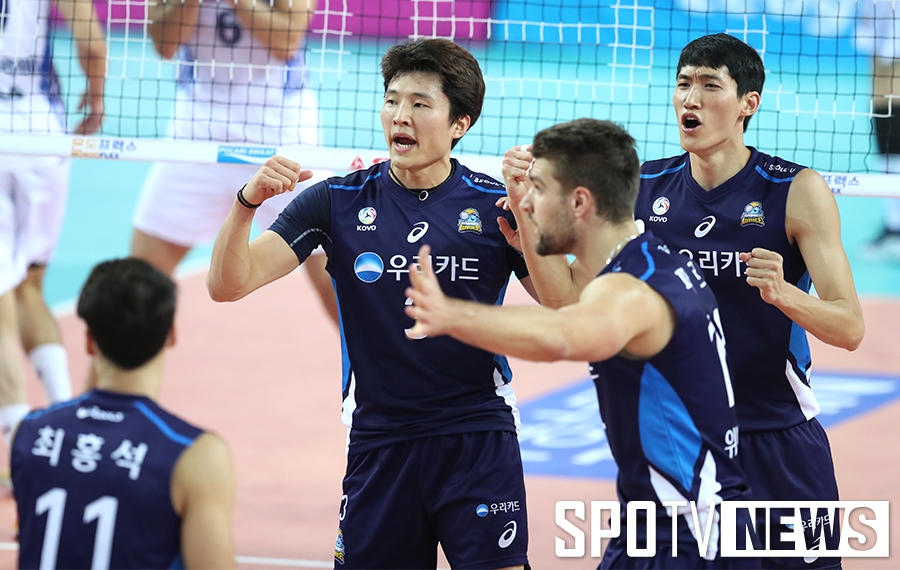[포토S] 기뻐하는 안준찬