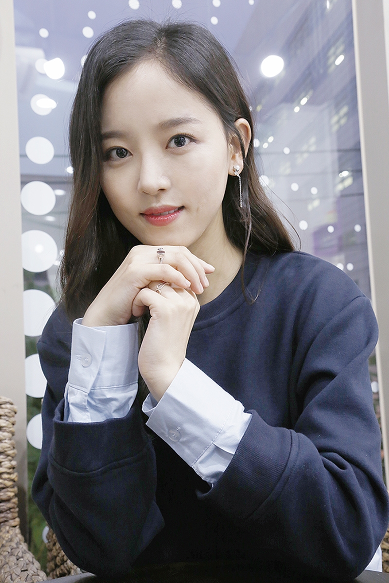 [인터뷰S] 강한나, "미간도 못 찌푸리던 제가 '얄밉다' 소리를 들어요"