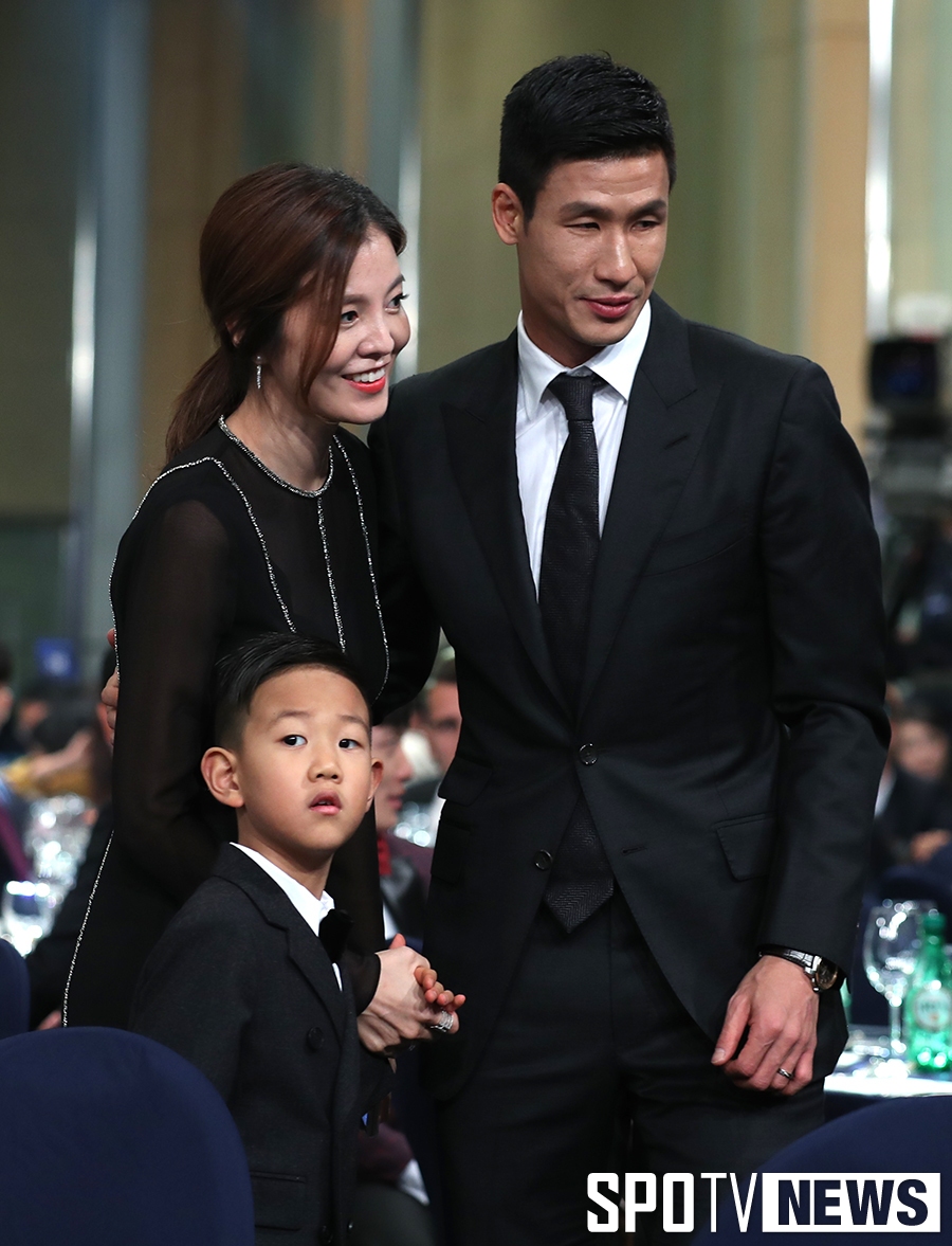 [포토S] MVP 정조국, '오늘은 가족과 함께'