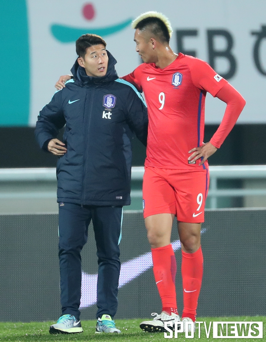 [포토S] 김신욱, '흥민아 우즈벡 전은 나올거지?'