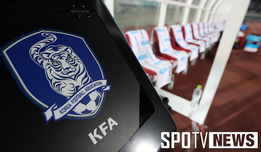 [포토S] 축구대표팀 입장 기다리는 벤치