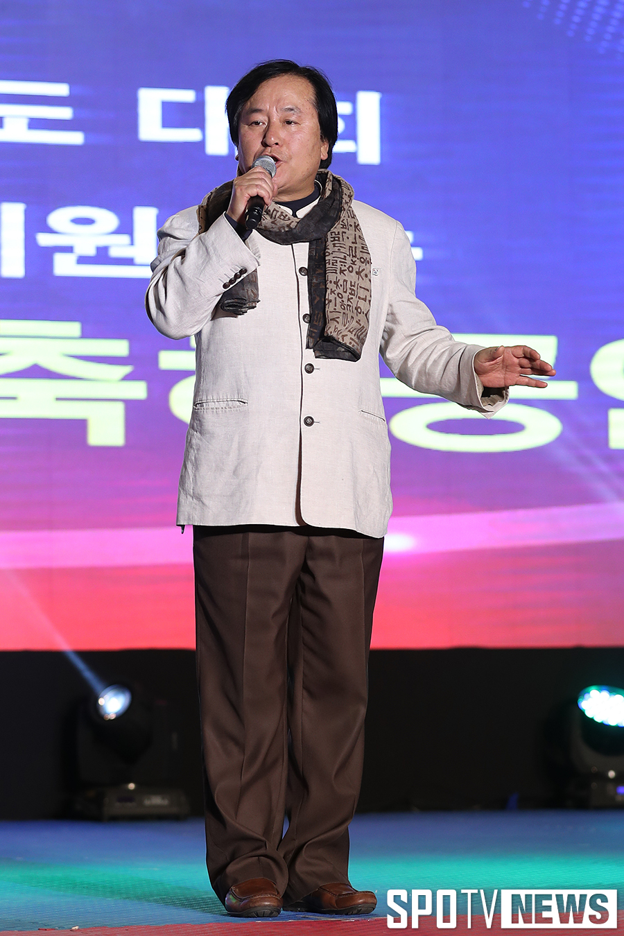[포토S] 열창하는 가수 정광태