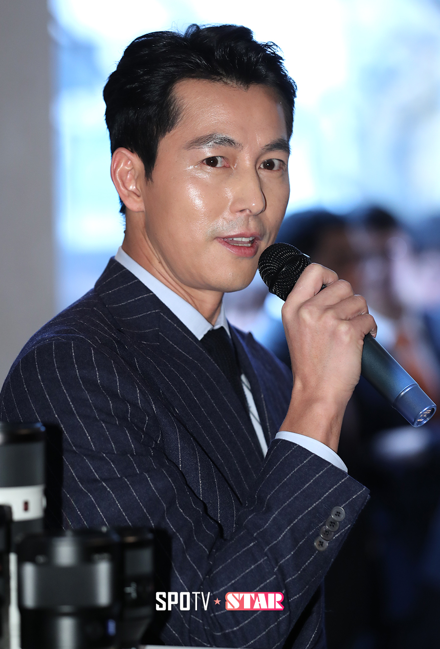 [포토S] 인사하는 배우 정우성