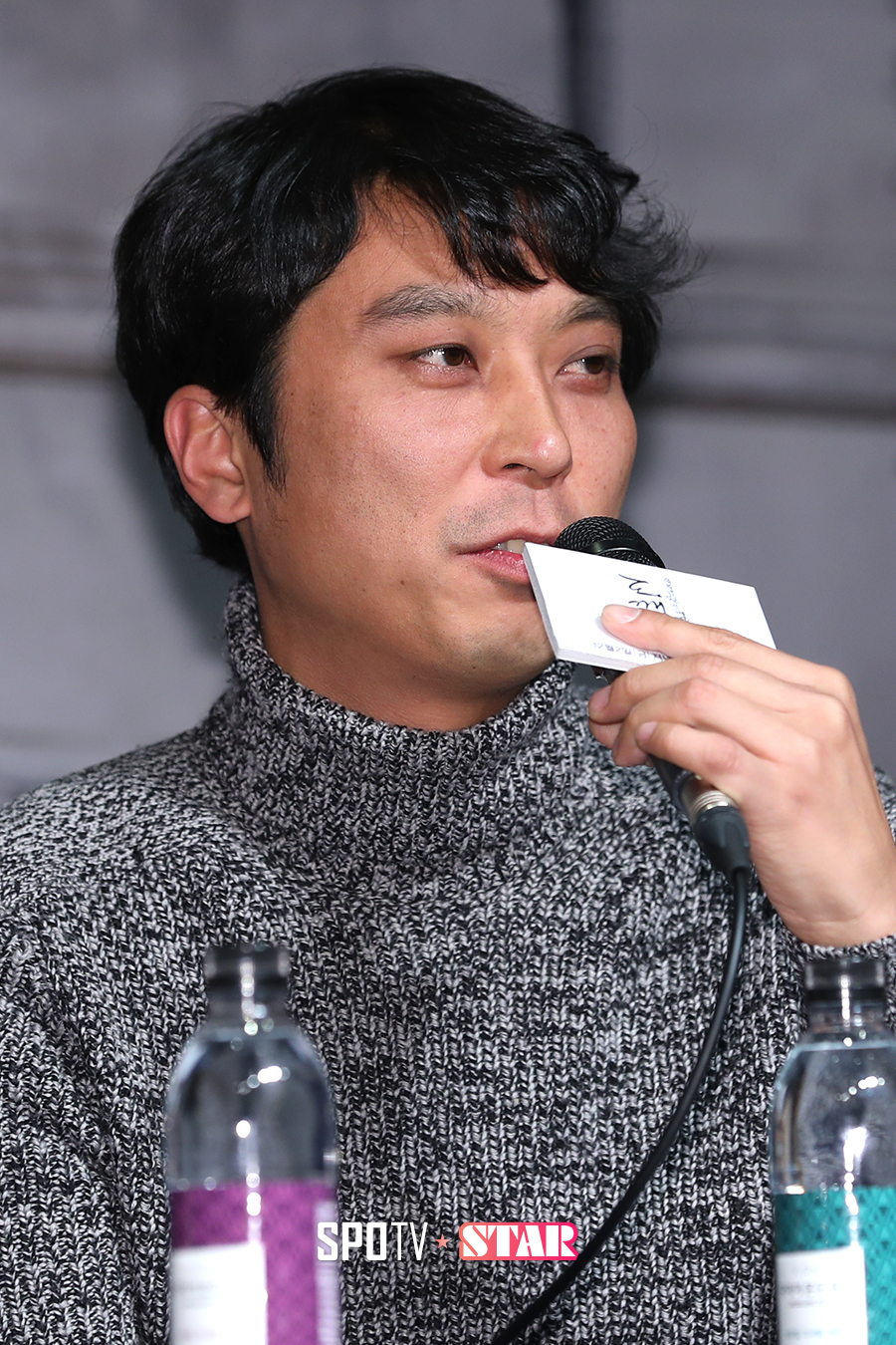 [포토S] 질문에 답하는 이응복 감독