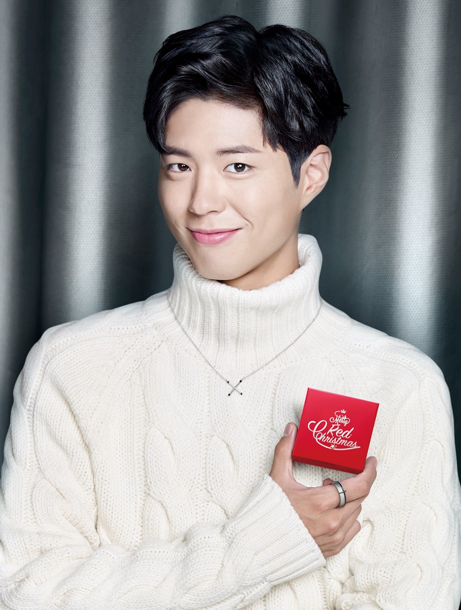 박보검, '미리 크리스마스' 뽀얀 매력에 '심쿵'