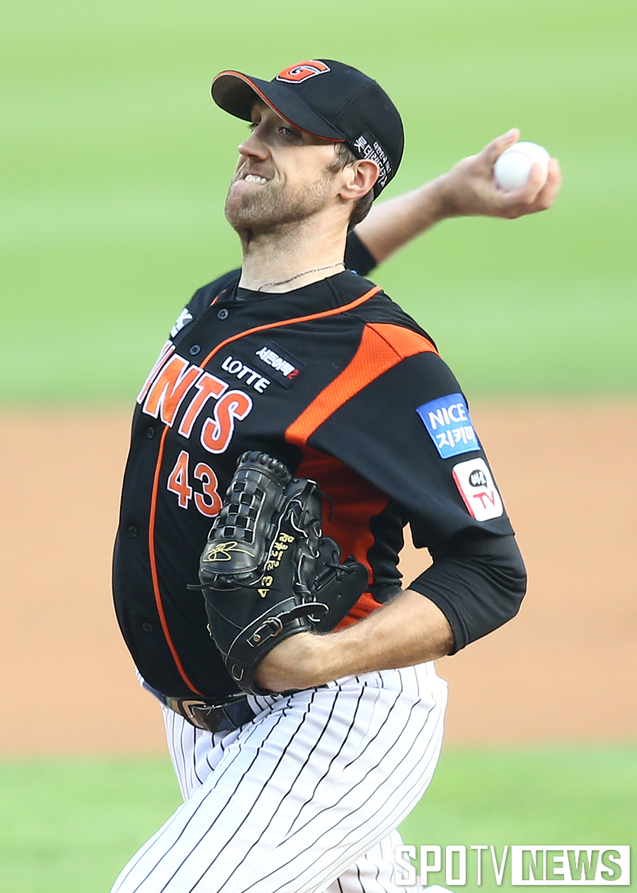 부메랑과 혜안 사이…갈림길 선 '거인 듀오와 맥그레거'