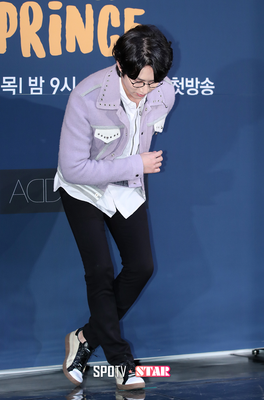 [포토S] 김희철, 왕자님 인사하는 '우주 대스타'