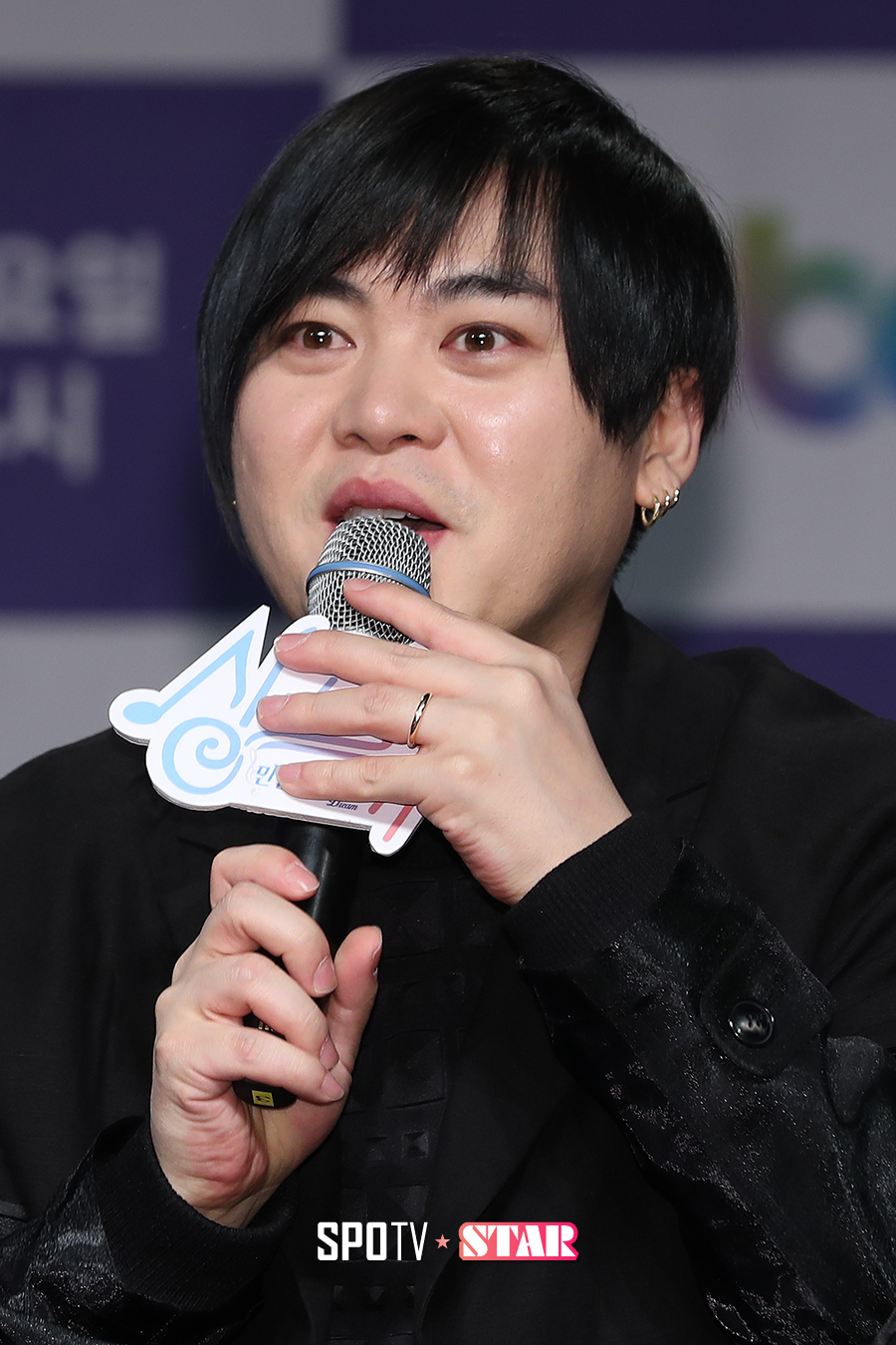 [포토S] 문희준, '왼손 약지에 빛나는 반지'