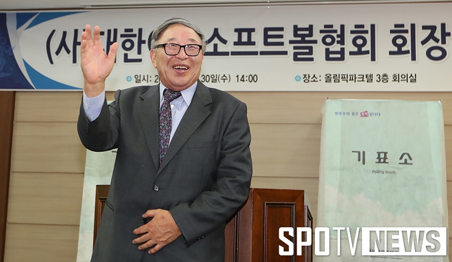 [포토S] 환하게 웃는 김응용 회장