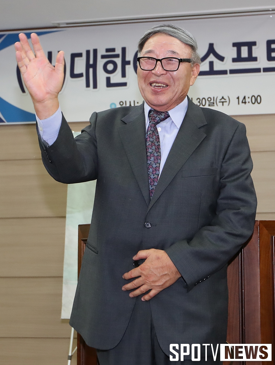 [포토S] 김응용 회장, '한국 야구는 제가 이끕니다'
