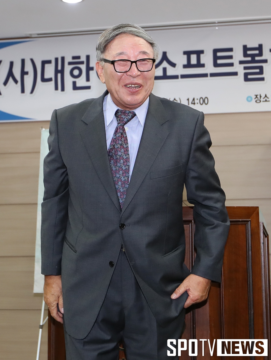 [포토S] 한국야구소프트볼협회장에 당선된 김응용