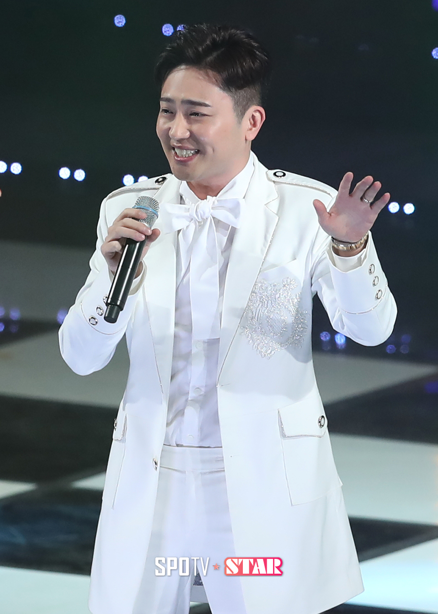 [포토S] 박현빈, '분위기는 내가 띄운다'