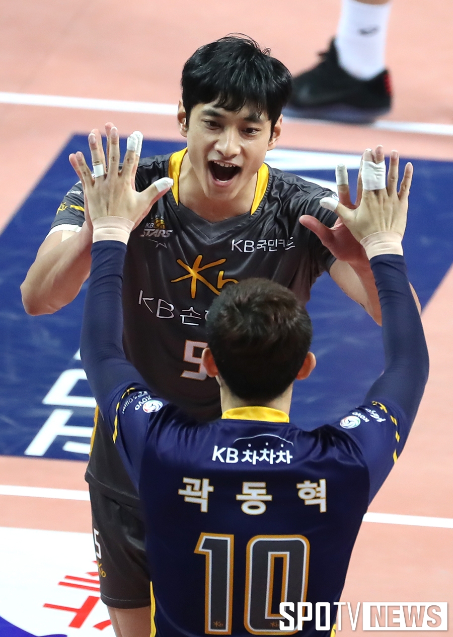 KB 손해보험, 한국전력에 3-0 셧아웃 승…탈 꼴찌 성공