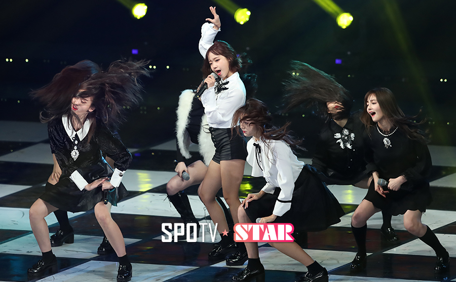 [포토S] I.O.I 최유정, 카리스마 있는 솔로 파트